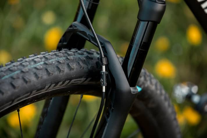   The EasyLink cable clutch of the front brake.