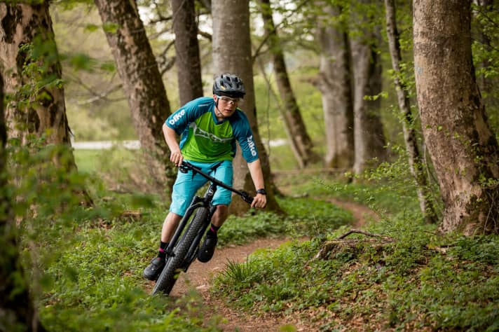   Despite the sci-fi look, the bike rides like any other race hardtail in this category.