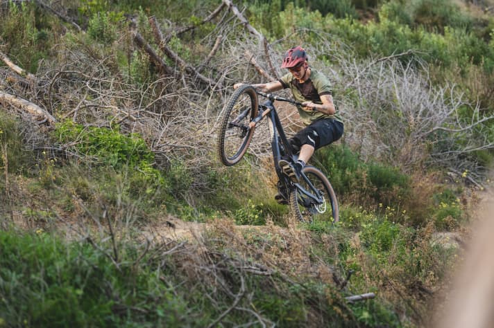   Lots of riding fun at a fair price: this is what the new Swoop 29er from Radon should provide.