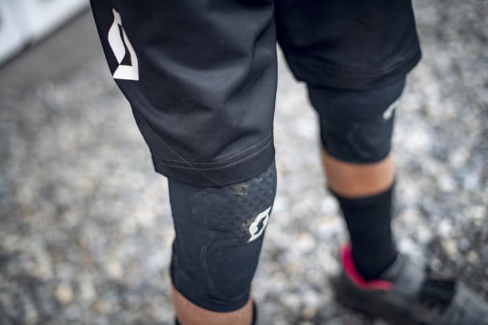 Protective equipment such as knee protectors are available in all shapes and sizes - even for delicate children's legs.