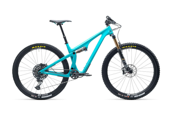   The top model T2 shifts with the Sram Eagle and brakes with the G2 RSC brakes. Both the T1 and T2 can be upgraded to DT Swiss carbon wheels for an additional charge.