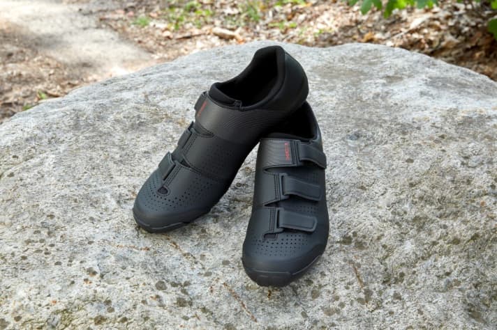   The three Velcro fasteners on the XC1 model are designed to reduce pressure on the instep and ensure a comfortable fit.