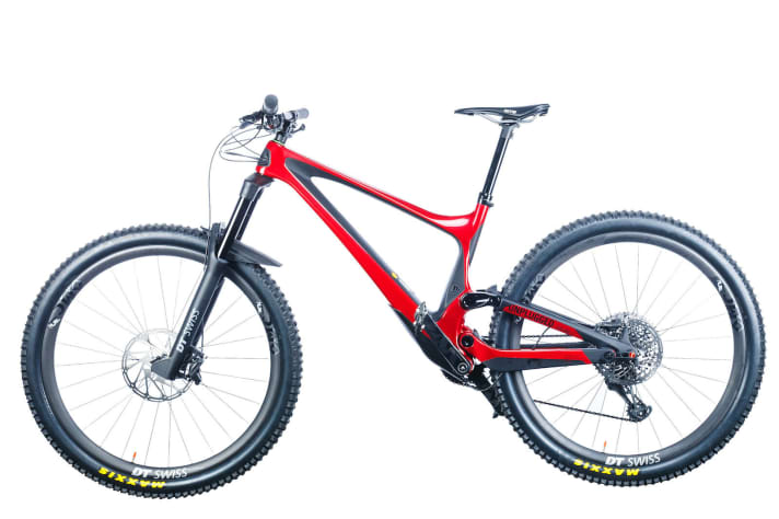 AWARD WINNER - BOLD UNPLUGGED Manufacturer: Bold Cycles - Jury Statement: The integration of cables and shock absorber on the <a href="mtb_news/mtb_neuheiten/eurobike-2018-bold-unplugged/a39053.html" rel="noopener noreferrer">Unplugged</a> is, in our opinion, very successful. Among other things, this prevents dirt from getting onto the shock, which can still be easily maintained.