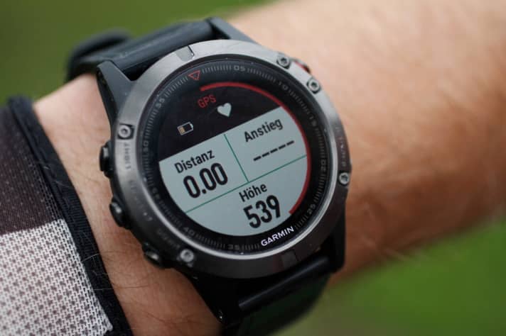   Searching for the GPS signal can take a little time depending on the position. However, the watch does not take longer than other GPS devices or bike computers.