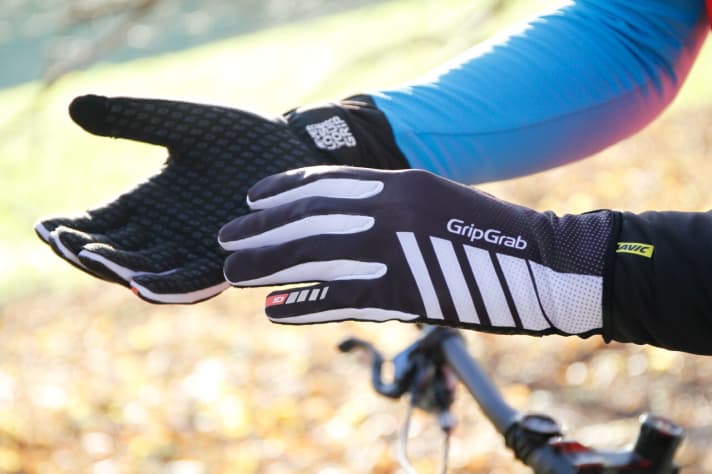   Grippy on the inside, soft on the outside: the Raptor is a good companion for brisk training sessions. 