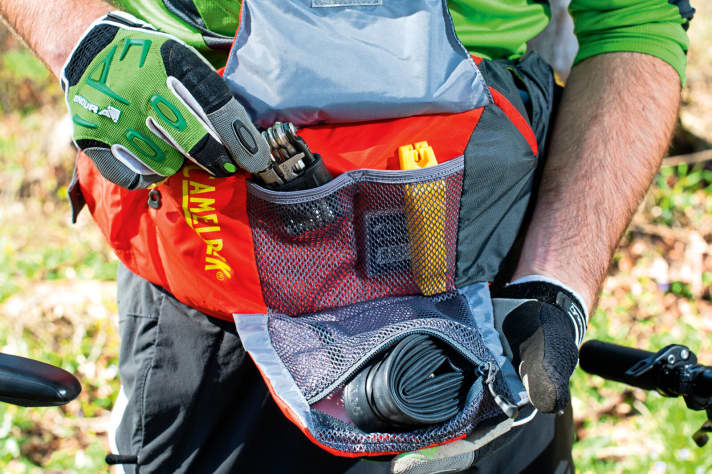Camelbak Palos 4 LR: Tool compartment