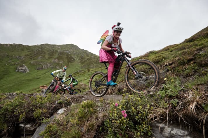   Of course, the pros at the front are competing for the title. But the fun of mountain biking is just as important. This is the Transalp!