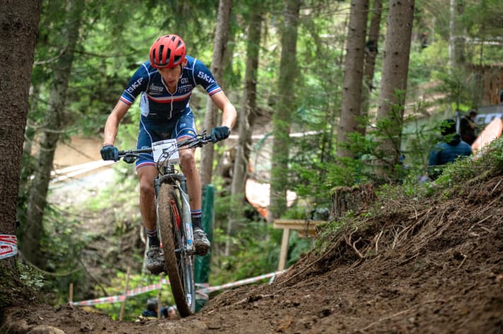   Tritt in die Fußstapfen seines Team-Managers Julien Absalon: Jordan Sarrou ist der erste französische XC-Weltmeister seit 2014.