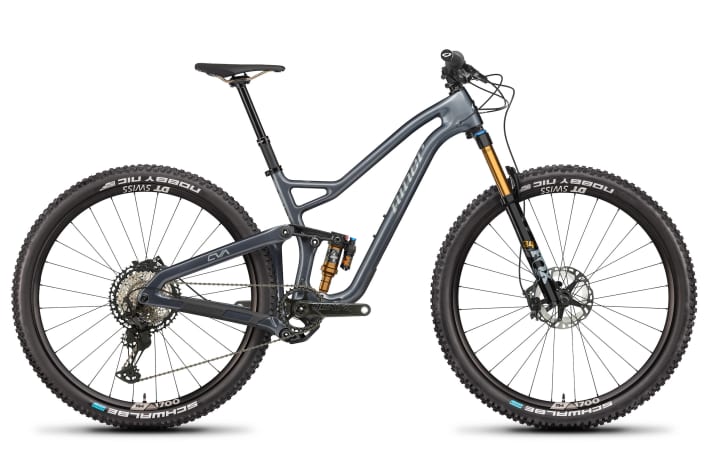   Jet 9 RDO 4 Sterne: Das Shimano XT-Komplett-Bike für 6499 Euro für alle Shimano-Liebhaber, ebenfalls mit dem vollen Fox-Factory-Paket und XT-Bremsen ausgestattet, auch die etwas leichteren DT Swiss XM 1700-Laufräder sind verbaut.