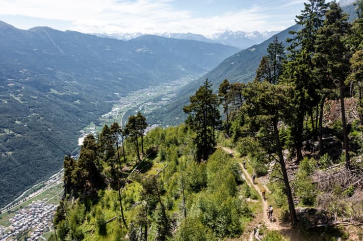 Demanding and scenically impressive: together with the Cape Epic, the Brasil Ride and La Ruta, the BIKE Transalp is one of the <a href="https://www.bike-magazin.de/mtb_news/events_rennen/top-15-extreme-mountainbike-rennen" target="_blank" rel="noopener noreferrer nofollow">toughest mountain bike races in the world</a>.