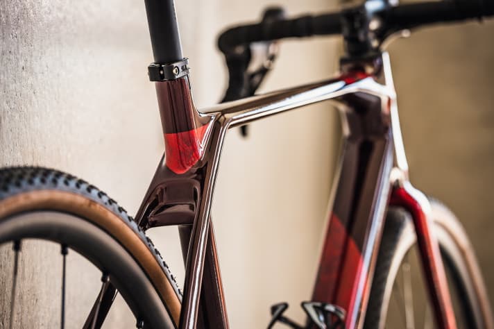   Bis zu 48 Millimeter breite Reifen passen in den Rahmen des neuen X-Strada. Der Rahmen soll nicht einmal ein Kilogramm wiegen.