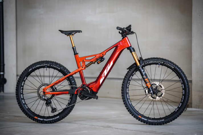 The Macina Kapoho from KTM: 160 mm suspension travel, 29/27.5" wheel mix, available with carbon and aluminium frame