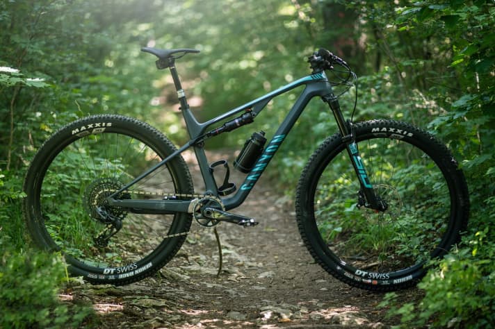   The facts: Price from 3299 euros | Weight from 11.1 kg | 120 / 110 millimetres