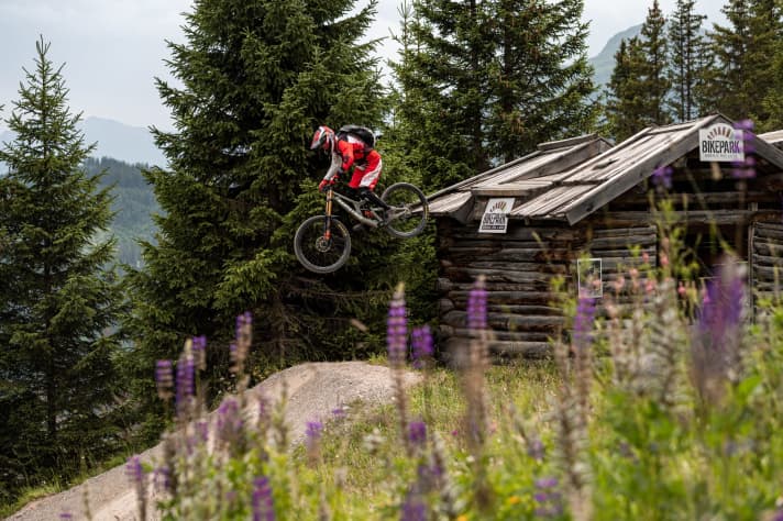   "We give a drop guarantee," says Holger Meyer. The plan works for this participant.