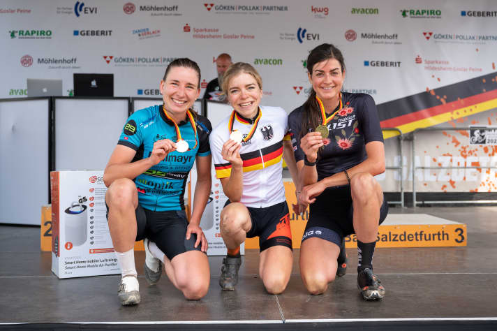   The fastest female cross-country bikers in Germany in 2022 (from left to right): Lia Schrievers, Leonie Daubermann, Nadine Rieder.