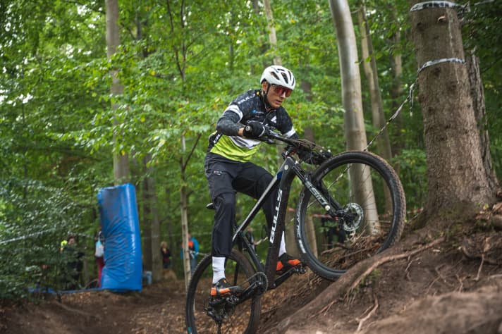 Auf der technischen Strecke im Slalom musste Max Ebrecht wieder einen Wegrutscher verkraften und büßte Plätz ein.