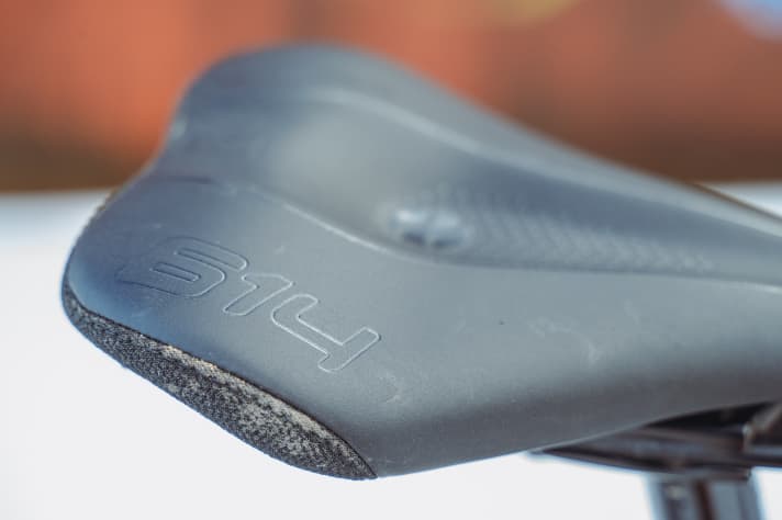 The rear step provides support when pedalling hard while seated 