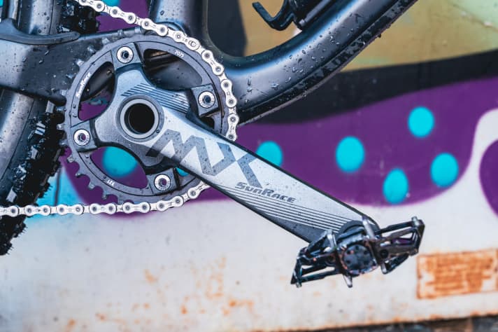 At 722 grams, the crank is a little heavy and is not a good alternative to the competition 
