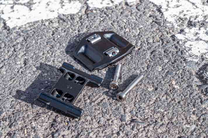 Titanium bolts and a weight-optimised saddle mount are standard on the Devine SL.