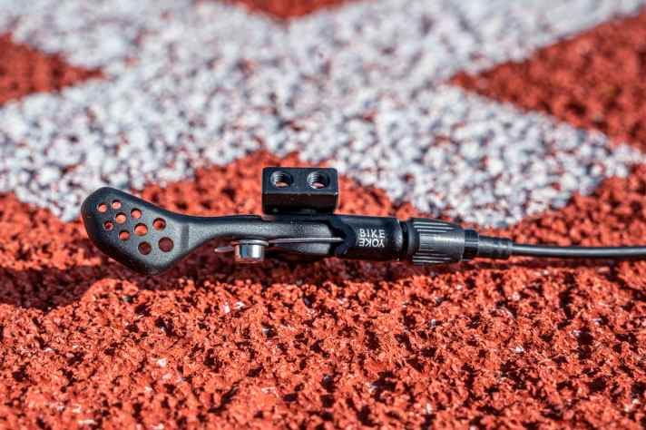 As with most supports, you have to order the remote separately. We have opted for the high-quality Triggy Alpha