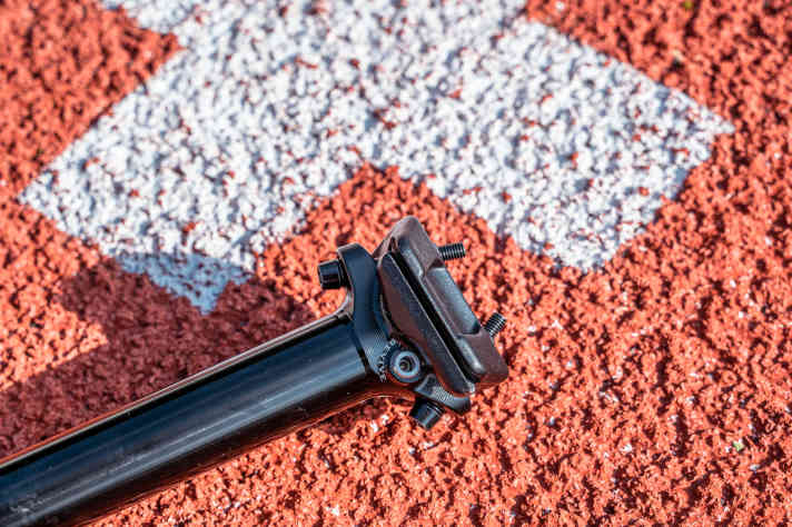 High-quality screws and a design that makes it easy to fit the saddle