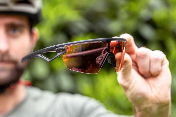 Oakley's latest addition goes by the name of Sphaera and comes with high-quality Prizm lenses