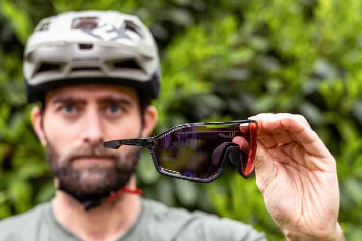 Bei Decathlon gibt`s viel Brille für schmales Budget. Die Perf 500 punktet mit Vario-Gläsern und Umbau-Optionen