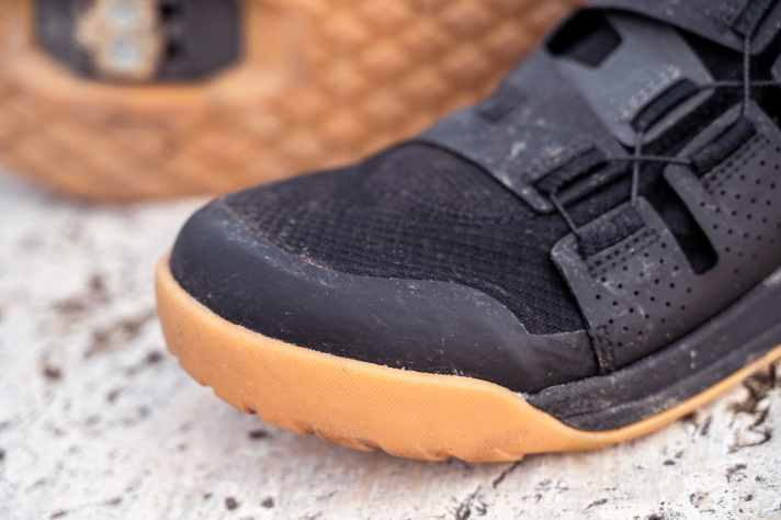 The wider cut prevents pressure points and numbness on the toes