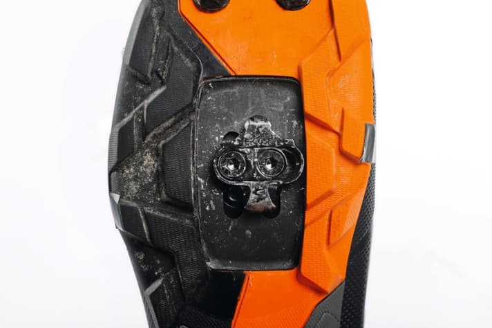 bike/cleat-montage_06