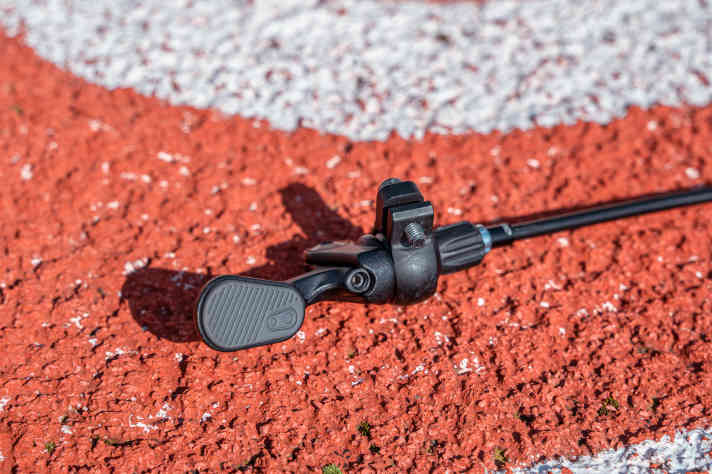 Already familiar: the remote classic has been spiced up with a rubberised paddle