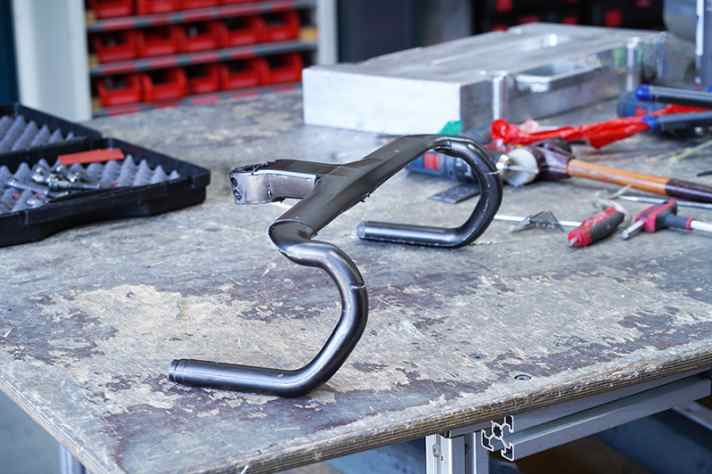 The price for the handlebar stem unit including computer mount is 899 euros.