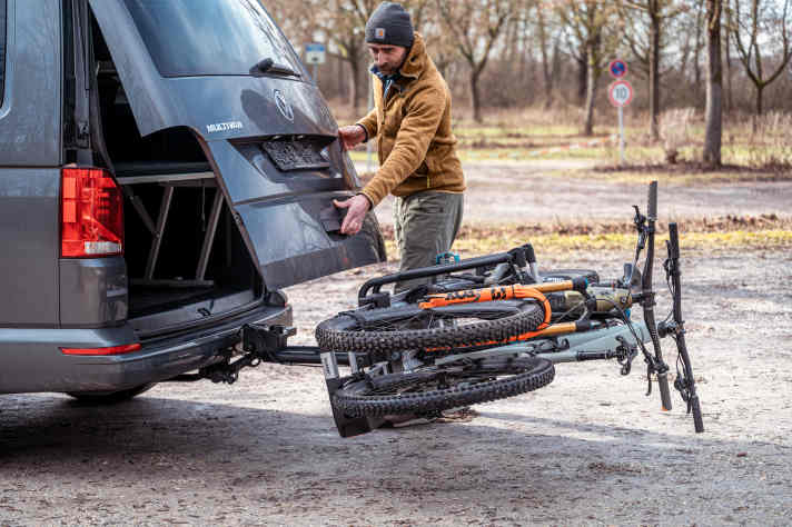 In diesem Fall steht das + für einen besonders großen Abklappwinkel