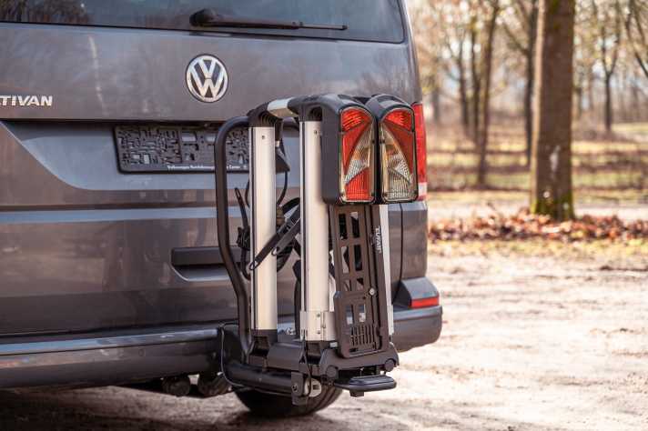 Schicker Träger mit klassischen Leuchten. Die lassen sich im Defektfall leichter wechseln als LED-Lichter