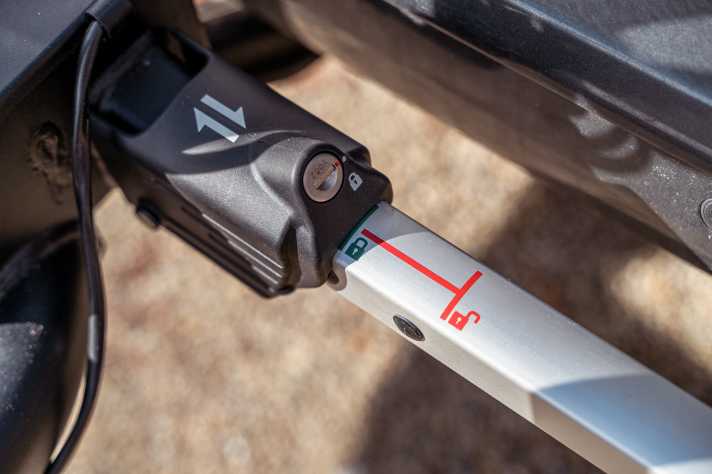 Der lange Klemmhebel lässt sich leicht bedienen und zeigt an, ob der Träger ausreichend fest geklemmt wurde