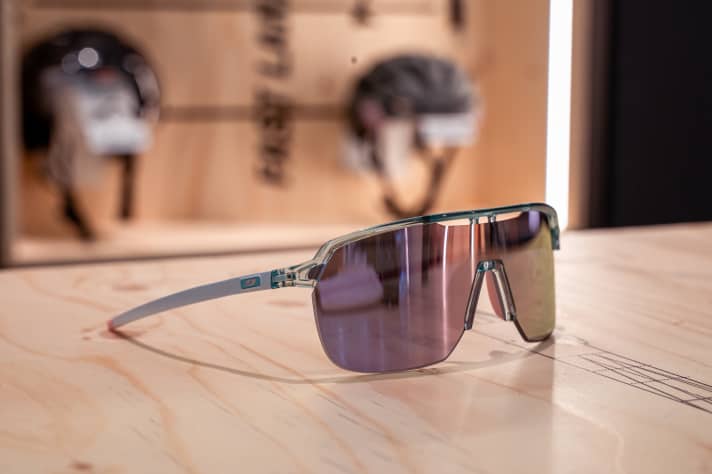 The Julbo Frequency is made for trail bikers with narrow heads.
