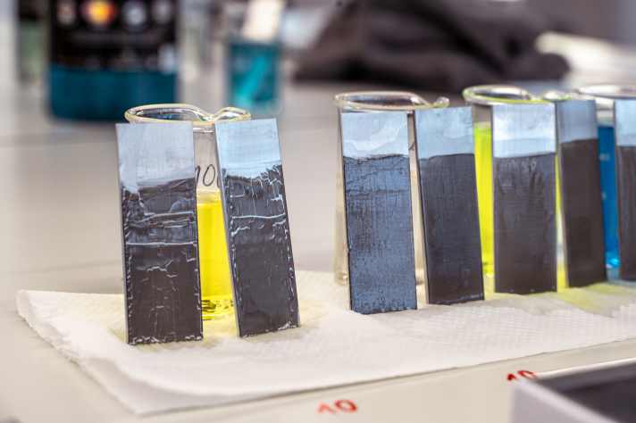 Saubere Leistung: Hier rutscht der Testschmutz wie von selbst von den Testplättchen