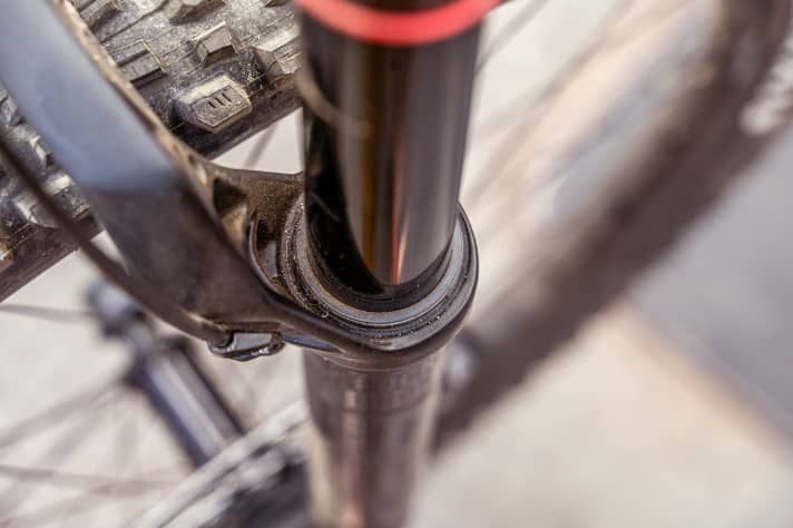 In addition to the poorer oil flow, the tougher seals are one of the main problems with forks and dampers in winter