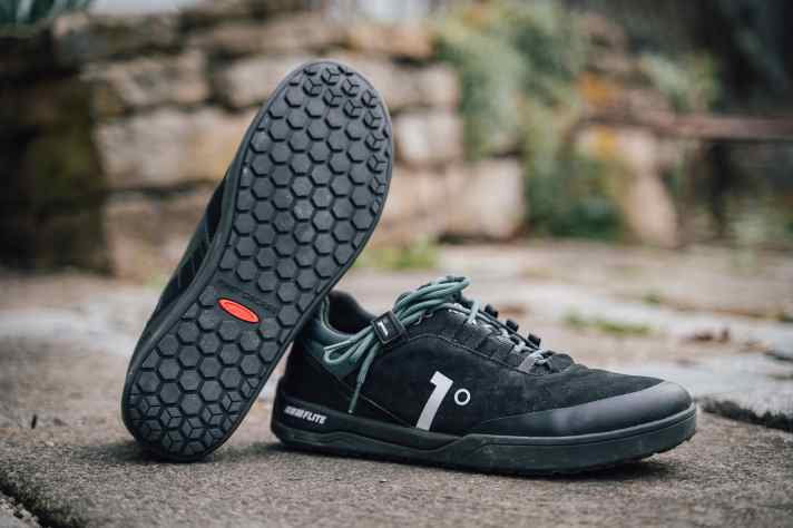 Style? Check! Grip? Check! Für ausgedehnte Trail-Einsätze ist der Flite etwas zu weich und bietet zu wenig Schutz