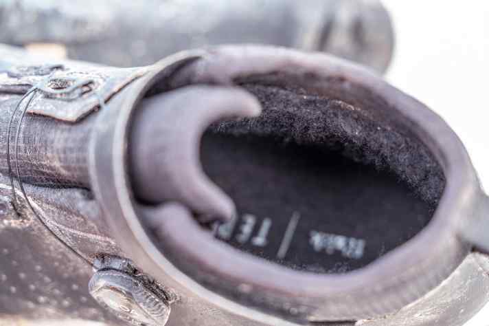 The fleece lining keeps you warm and ensures a high level of comfort