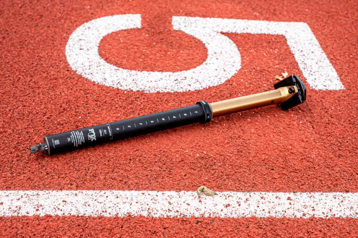 Seit dem letzten Update gibt es die Transfer mit bis zu 240 mm Hub. Wir haben die Version mit 180 mm getestet.