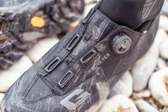 The Boa cables run smoothly, the Gaerne can be very finely adjusted to the foot