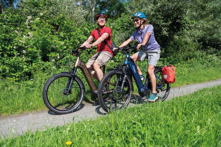 Fun away from the tarmac too: easily possible with rough-tyred SUV e-bikes.