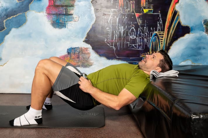 The exercise strengthens the torso and buttocks.