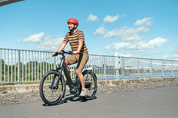 High-tech and elegant design: Today's step-through bikes are anything but old-fashioned.