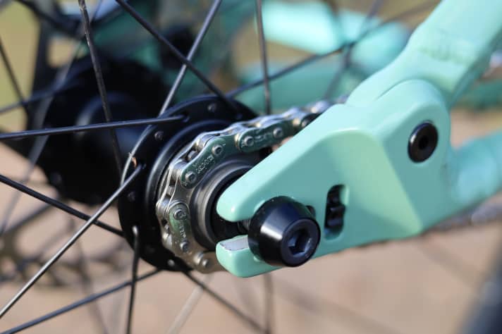 Auf der Singlespeed-Nabe mit Schraubachse steckt am Canyon Stitched 720 ein kleines Ritzel mit elf Zähnen.