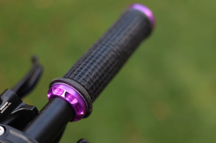 The rotation function of the Rev-Grips is not visible from the outside. However, the beautiful CNC look of the clamping rings is.