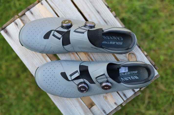 Mesh elements and many ventilation pores ensure good cooling under load. Even if they were to be given as a Christmas present: The Canyon Tempr CFR Off-Road are not winter shoes.