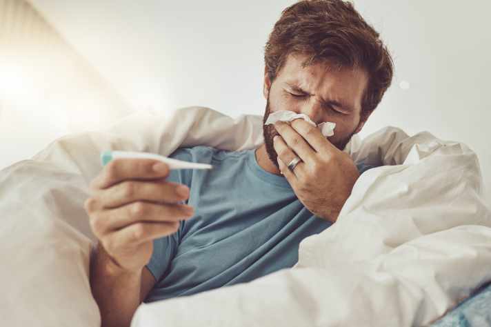 Watch out, the wave of colds is rolling in again: But nobody gets a cold from the cold alone, as our expert reveals in an interview.
