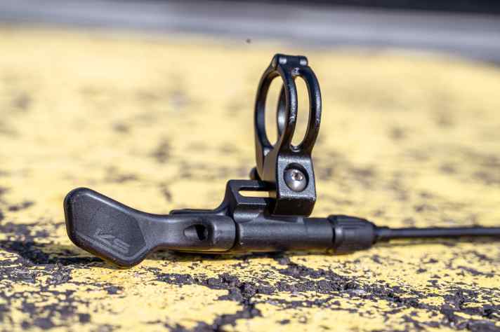 The thumb paddle of the Southpaw remote is also made of carbon fibre