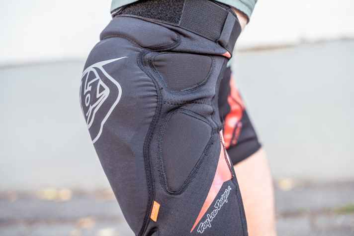Test knee pads: Troy Lee Designs Raid Knee - 1st choice of many DH